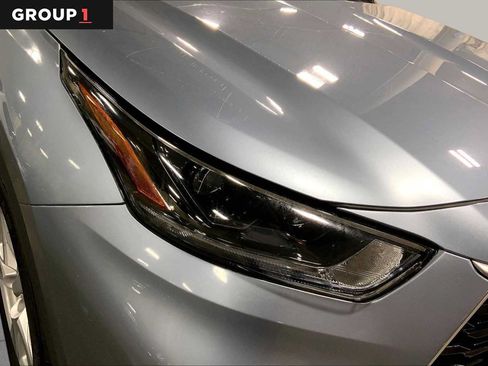 Certified 2021 Toyota Highlander LE AWD/4WD image 28