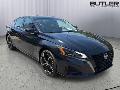 Used 2024 Nissan Altima 2.5 SR FWD image 8