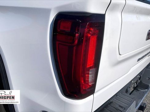 Used 2025 GMC Sierra 1500 SLT image 30