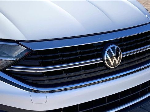 Used 2023 Volkswagen Jetta SE image 31