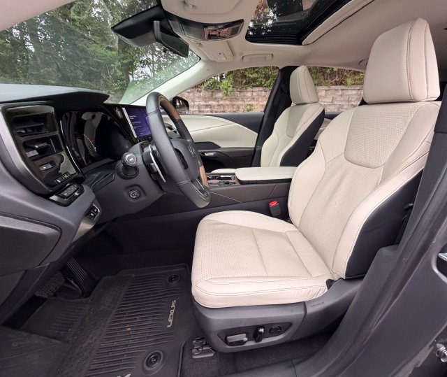 Certified 2023 Lexus RX 350 Premium Plus w/ Cold Area Package AWD/4WD image 20