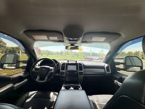 Used 2018 Ford F250 Lariat w/ Lariat Ultimate Package AWD/4WD image 18