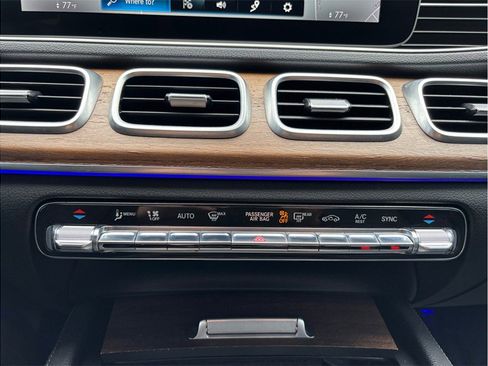 Used 2020 Mercedes-Benz GLE 450 4MATIC w/ AMG Line Exterior image 34