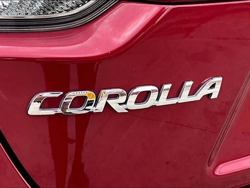 Used 2022 Toyota Corolla LE FWD image 30