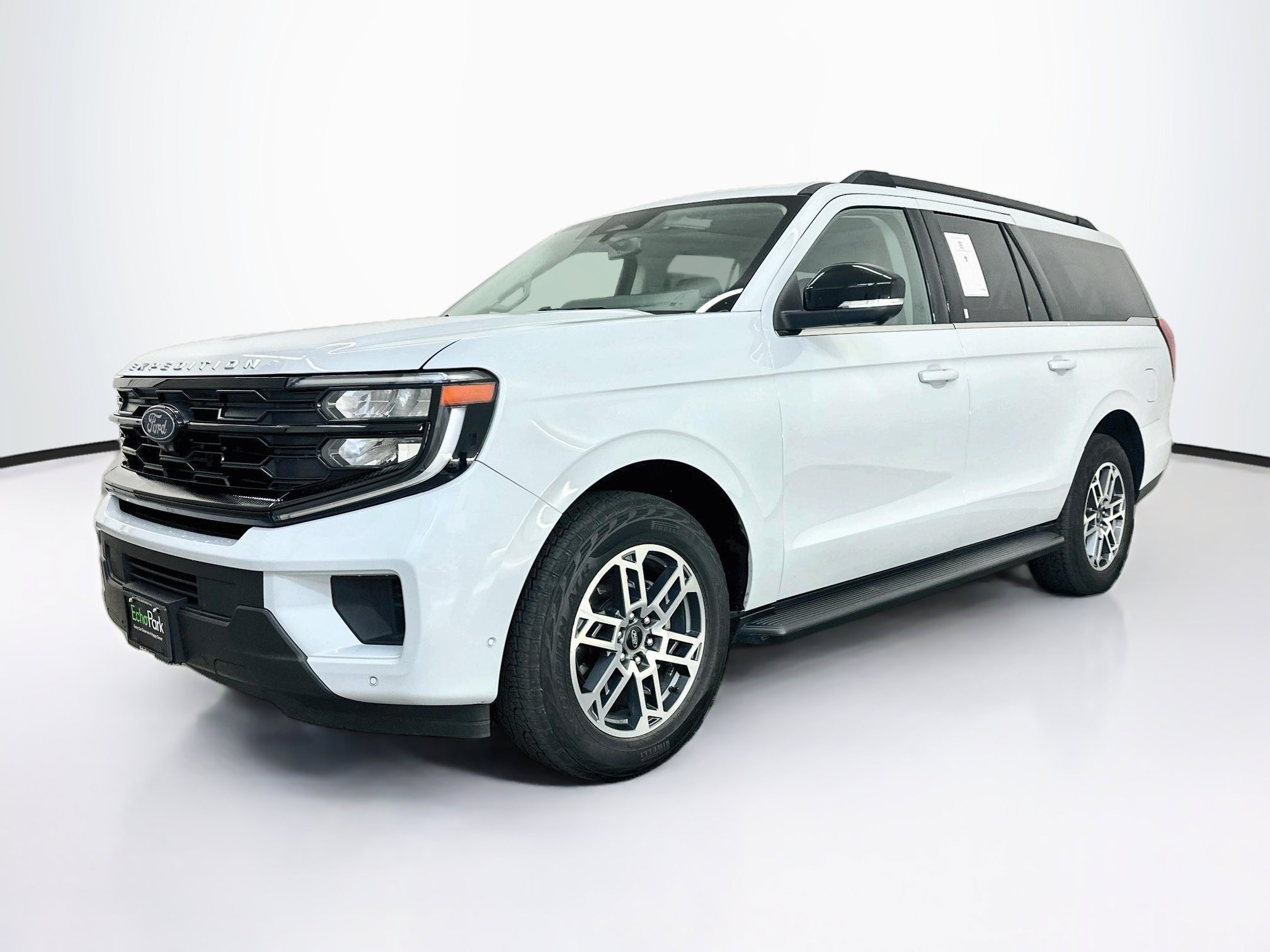 Used 2025 Ford Expedition Max Active AWD/4WD image 3