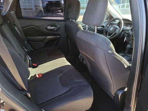 Used 2020 Jeep Cherokee Latitude image 25