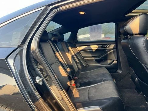 Used 2018 Honda Accord Sport image 14