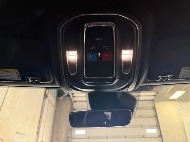 Used 2025 Jeep Grand Cherokee L Laredo AWD/4WD image 17