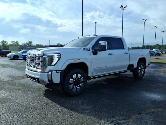 Used 2025 GMC Sierra 2500 Denali w/ Denali Reserve Package AWD/4WD image 3