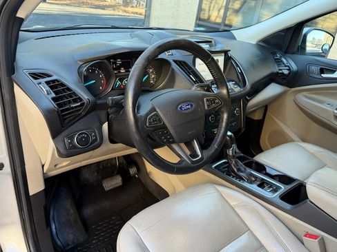 Used 2017 Ford Escape Titanium AWD/4WD image 23