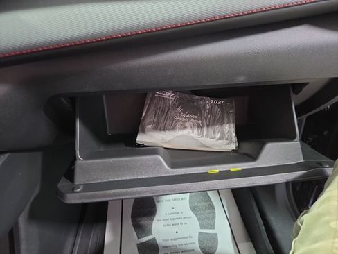 Used 2027 Chevrolet Equinox RS w/ LPO, Floor Liner Package FWD image 34
