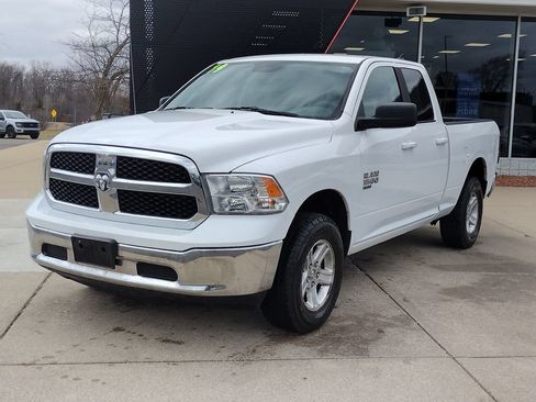 Used 2019 RAM 1500 Classic SLT AWD/4WD image 1