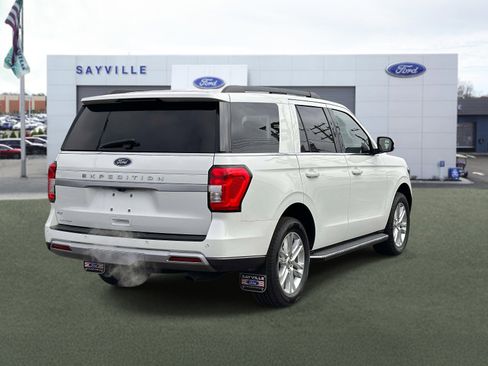 Used 2022 Ford Expedition XLT AWD/4WD image 5