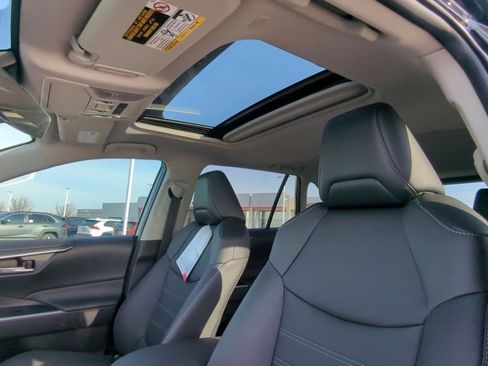 Used 2025 Toyota RAV4 XLE Premium image 10