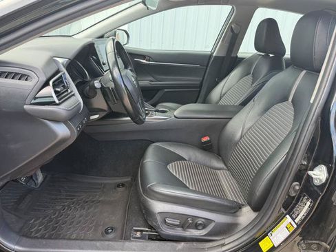 Used 2021 Toyota Camry SE FWD image 11