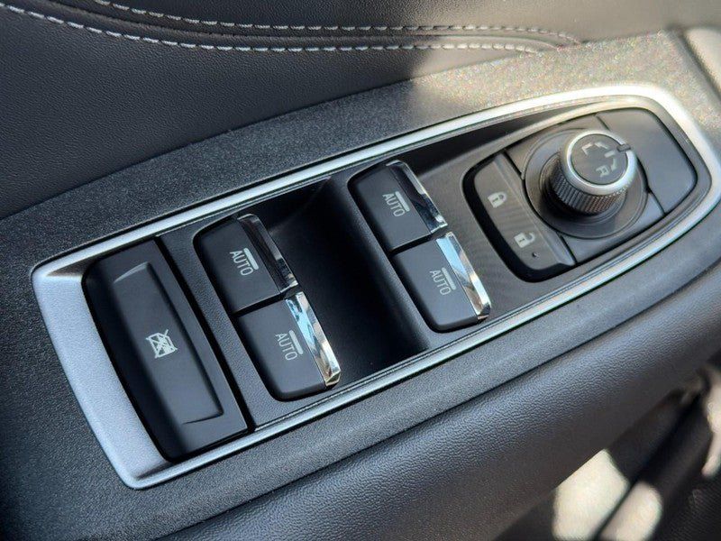 Used 2023 Subaru Outback Limited AWD/4WD image 29