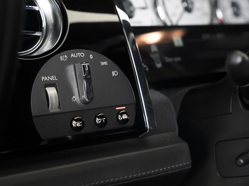 Used 2020 Rolls-Royce Dawn image 30