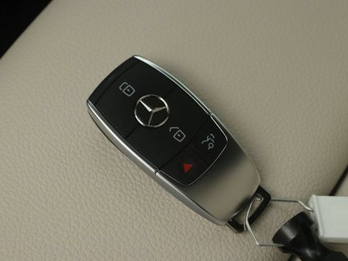New 2026 Mercedes-Benz GLA 250 image 9