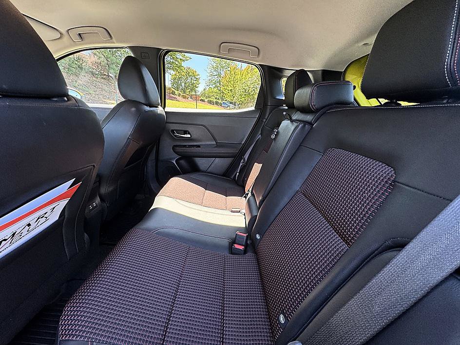 Used 2025 Nissan Kicks SR AWD/4WD image 12