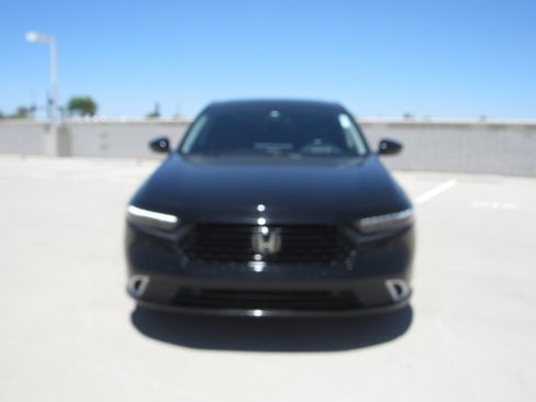 Used 2023 Honda Accord Touring image 3
