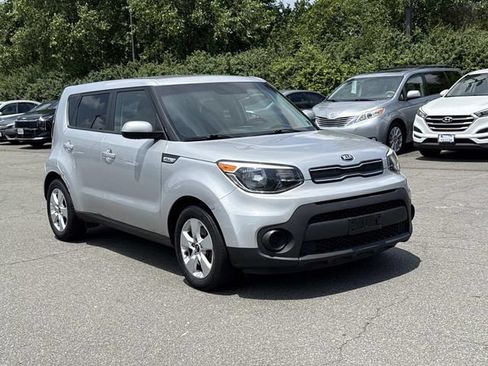 Used 2019 Kia Soul FWD image 1