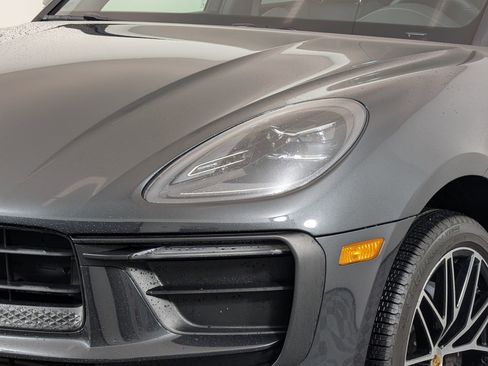 Used 2025 Porsche Macan image 13