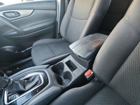 Used 2019 Nissan Rogue Sport S image 21