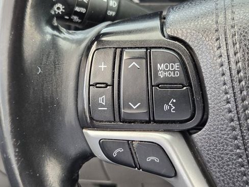 Used 2019 Toyota Highlander Plus image 32