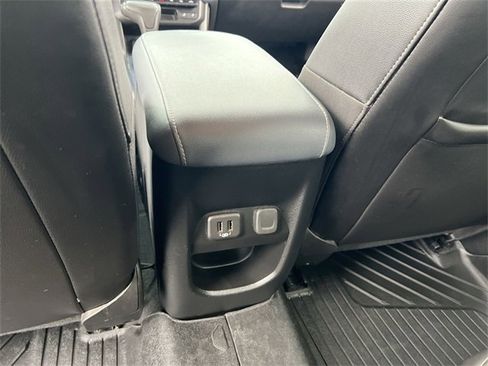 Certified 2021 Chevrolet Colorado Z71 w/ Z71 Midnight Edition image 21