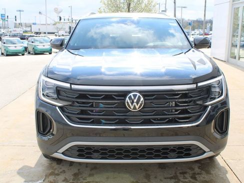 New 2026 Volkswagen Atlas Cross Sport SEL AWD/4WD image 2