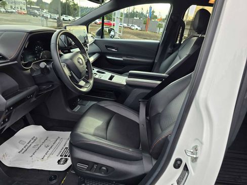 Certified 2024 Toyota Sienna XSE image 25