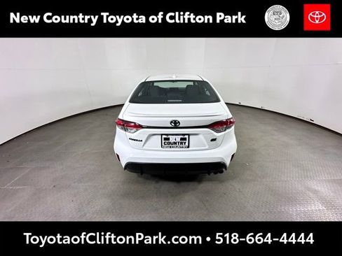 Used 2024 Toyota Corolla SE w/ SE Premium Package image 4