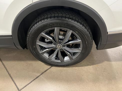 Used 2023 Volkswagen Tiguan SE image 42