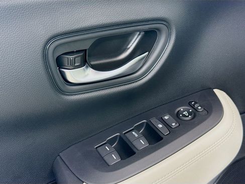 New 2026 Honda HR-V LX image 18