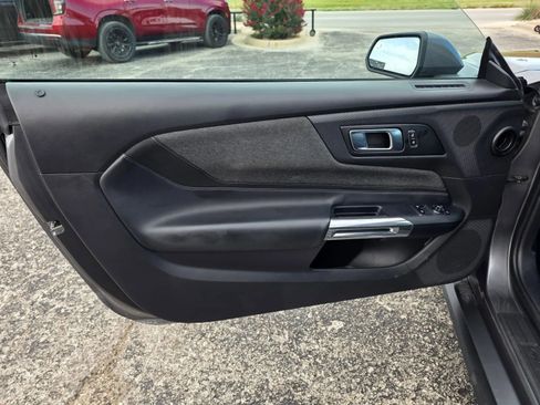 Used 2025 Ford Mustang Coupe RWD image 10