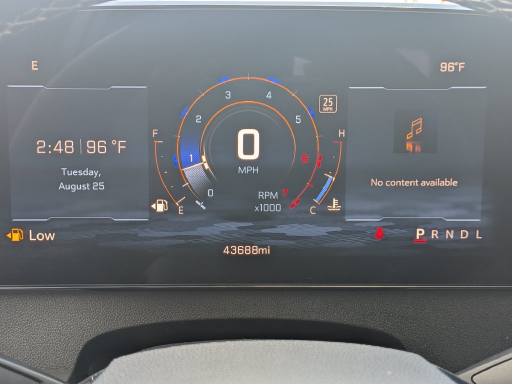 Used 2025 Chevrolet Traverse LT FWD image 30