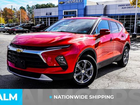 Used 2023 Chevrolet Blazer LT FWD image 2