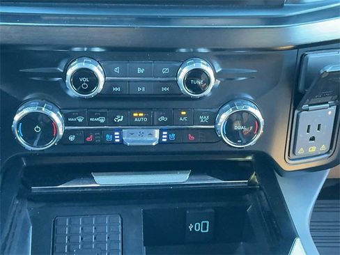 Used 2023 Ford F250 Lariat w/ Chrome Package image 24