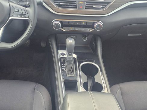 Used 2023 Nissan Altima 2.5 SV image 17