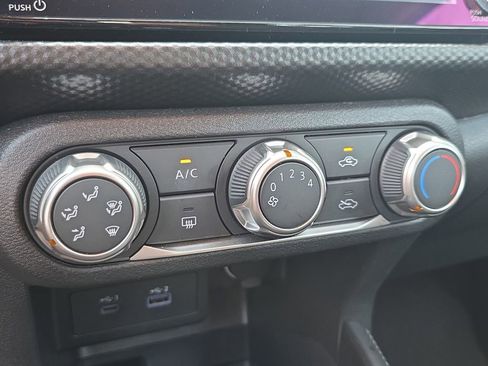Certified 2023 Nissan Kicks SV FWD image 33