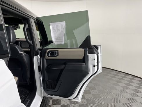 Used 2024 Ford Bronco Wildtrak image 41