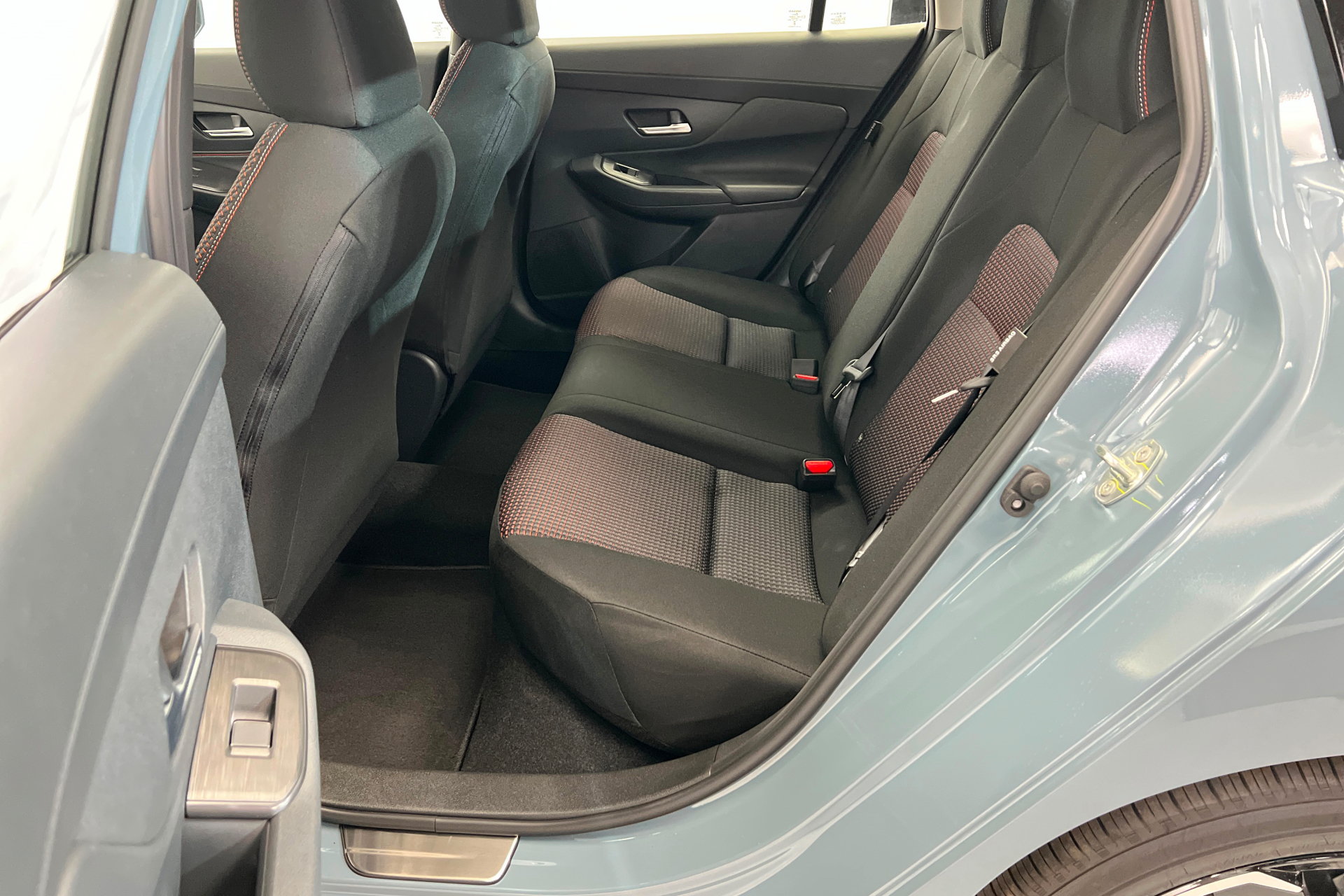 New 2027 Nissan Sentra SR w/ Floor Mat Package FWD image 21