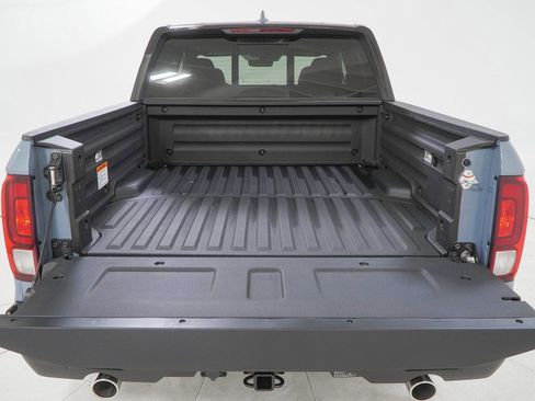 New 2026 Honda Ridgeline Black Edition image 9