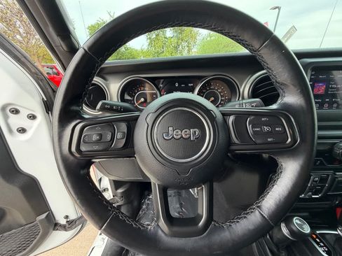 Used 2021 Jeep Gladiator Sport AWD/4WD image 19