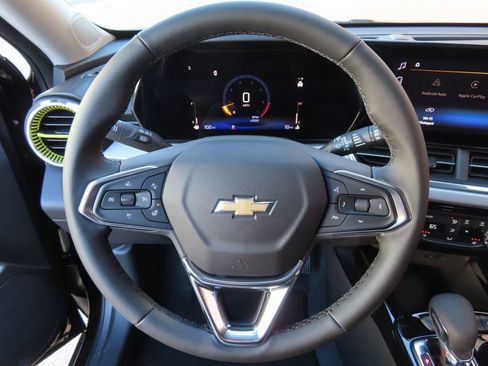 New 2026 Chevrolet Trax LT w/ Driver Confidence Package FWD image 4