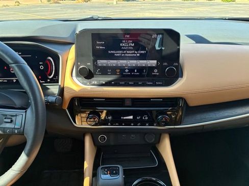 Certified 2023 Nissan Rogue Platinum FWD image 16