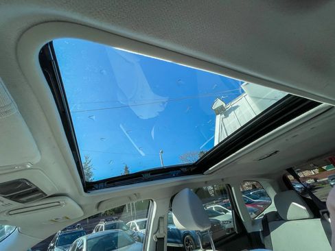 Used 2018 Subaru Forester 2.5i Premium w/ All-Weather Package image 31