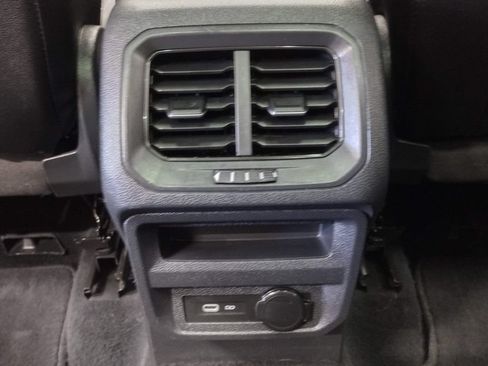 Certified 2022 Volkswagen Tiguan SE FWD image 37