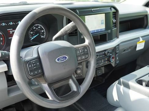 Certified 2025 Ford F250 XL AWD/4WD image 19