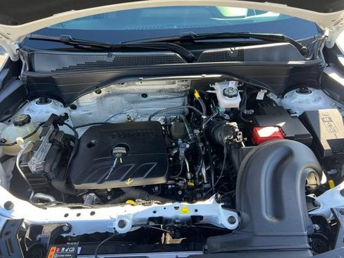Used 2025 Chevrolet TrailBlazer LT AWD/4WD image 30